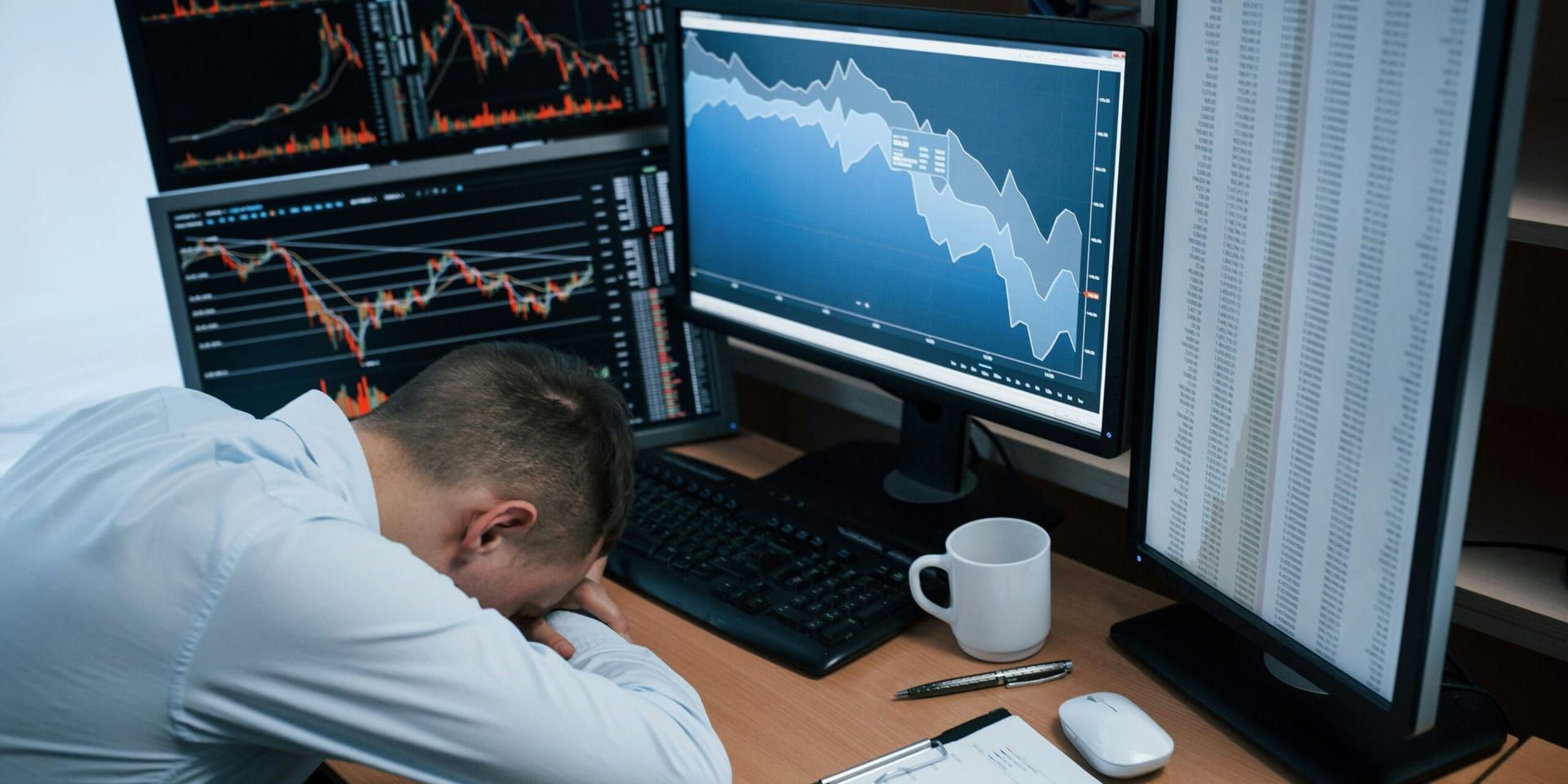 U.S. Markets Plunge as Trump Unveils Sweeping Tariffs on EU Imports and Apple Products