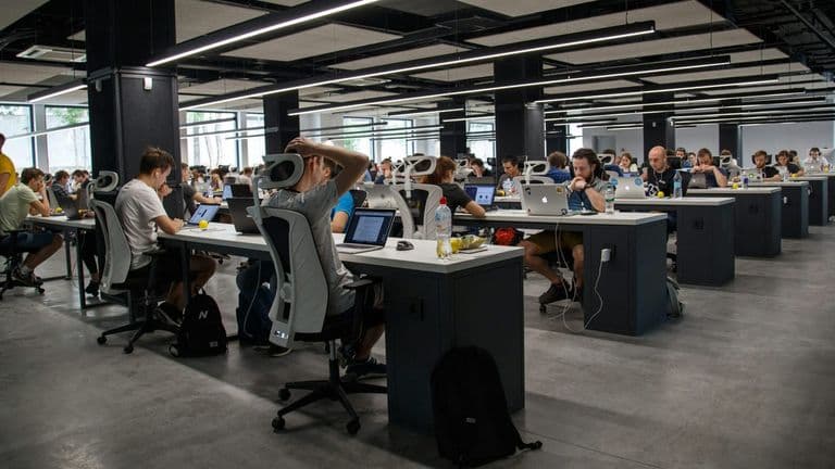 AI-Powered Tools Revolutionizing Workplace Productivity
