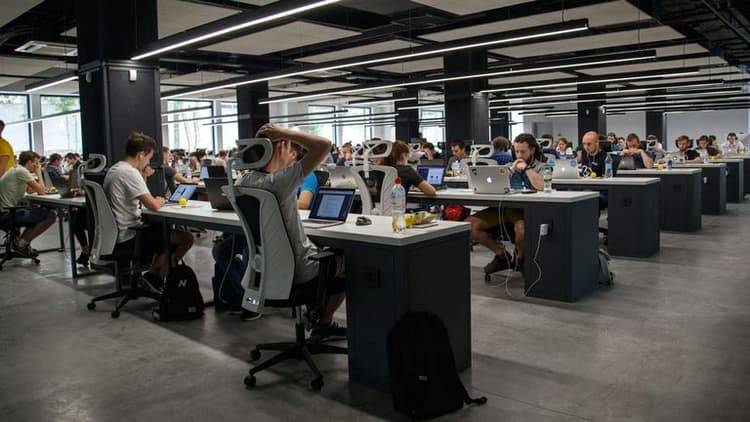AI-Powered Tools Revolutionizing Workplace Productivity