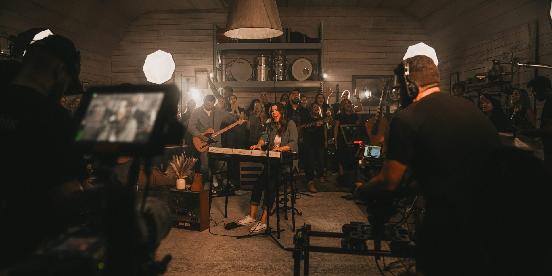 Kelly Clarkson’s “Songs & Stories” Premieres with Jonas Brothers