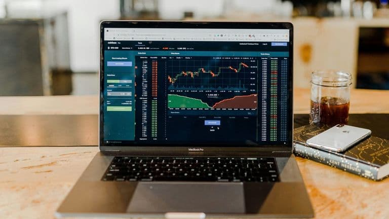 Investors Digest: U.S. Markets Head Toward MLK Day Holiday Close
