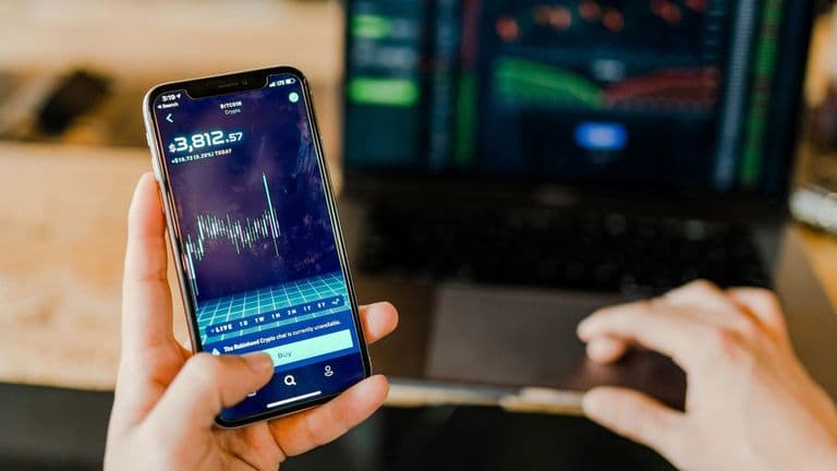 Sector Rotation Drives Early 2026 Trading Patterns