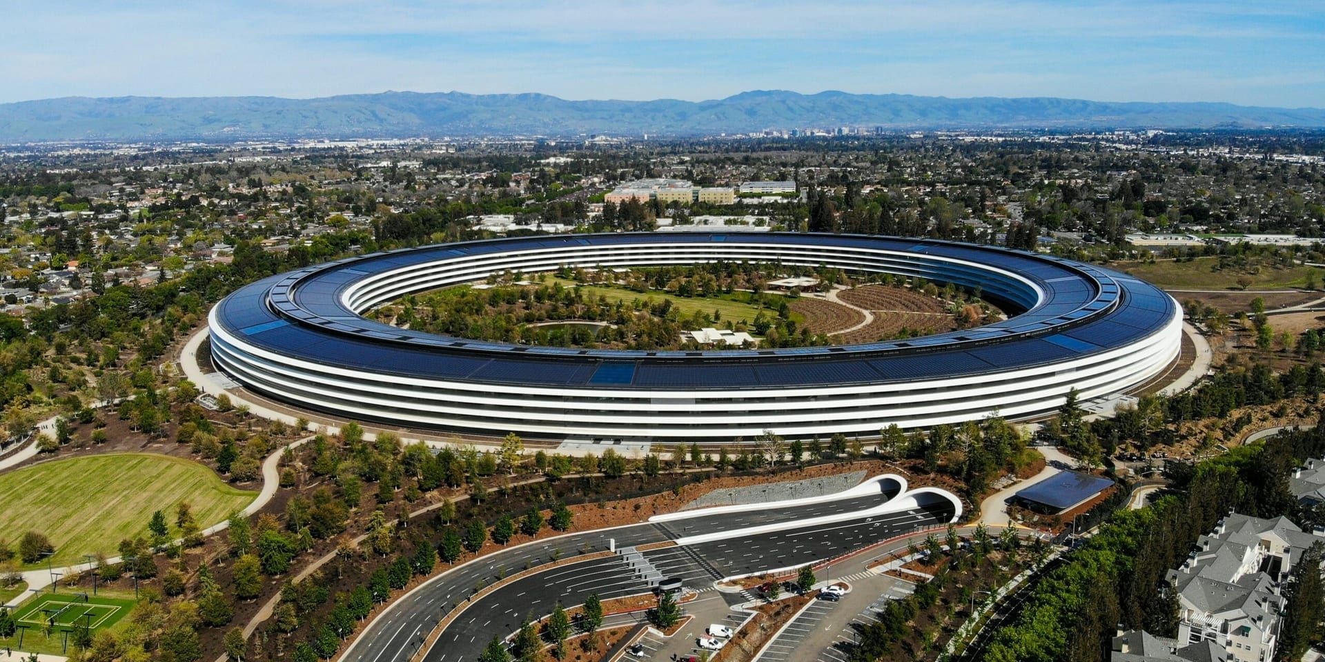 U.S. Tech Leadership Faces Pressure as Frontier AI Costs Drive Infrastructure Race