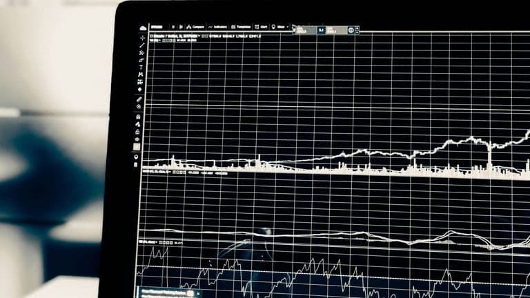 Mixed Market Performance on July 30, 2025 Following Fed Rate Decision