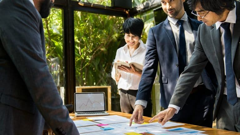 Strategic Shift: How Leadership is Evolving to Align with AI-Driven and Globally Scalable Business Models