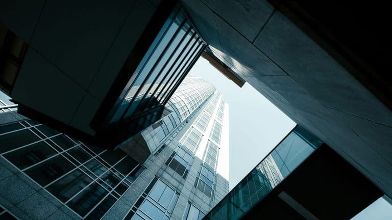 Corporate Leadership Adjusts Strategy Amid Intel’s Shift and Sector Weakness