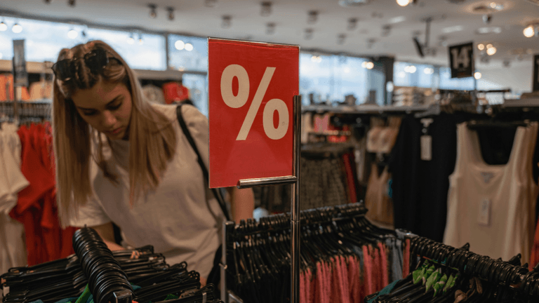 U.S. Retail Sales Fall Unexpectedly in July, Raising Questions About Consumer Strength