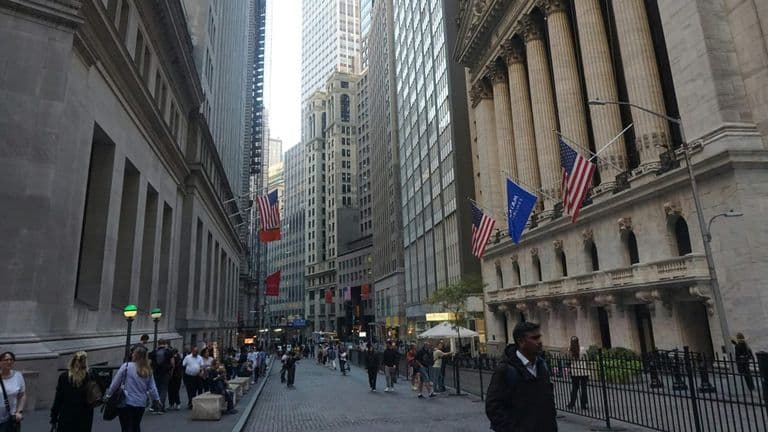 Wall Street Eyes Robust Earnings Amid Trade Tensions