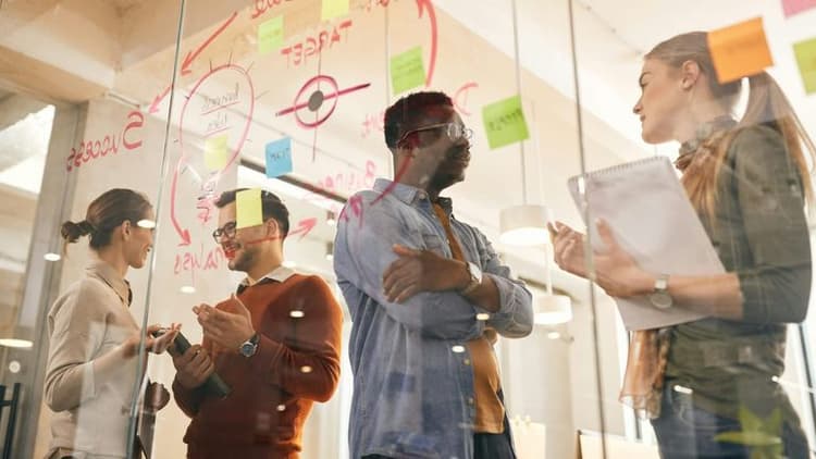 Top Leadership Trends for 2025: Navigating Change and Innovation