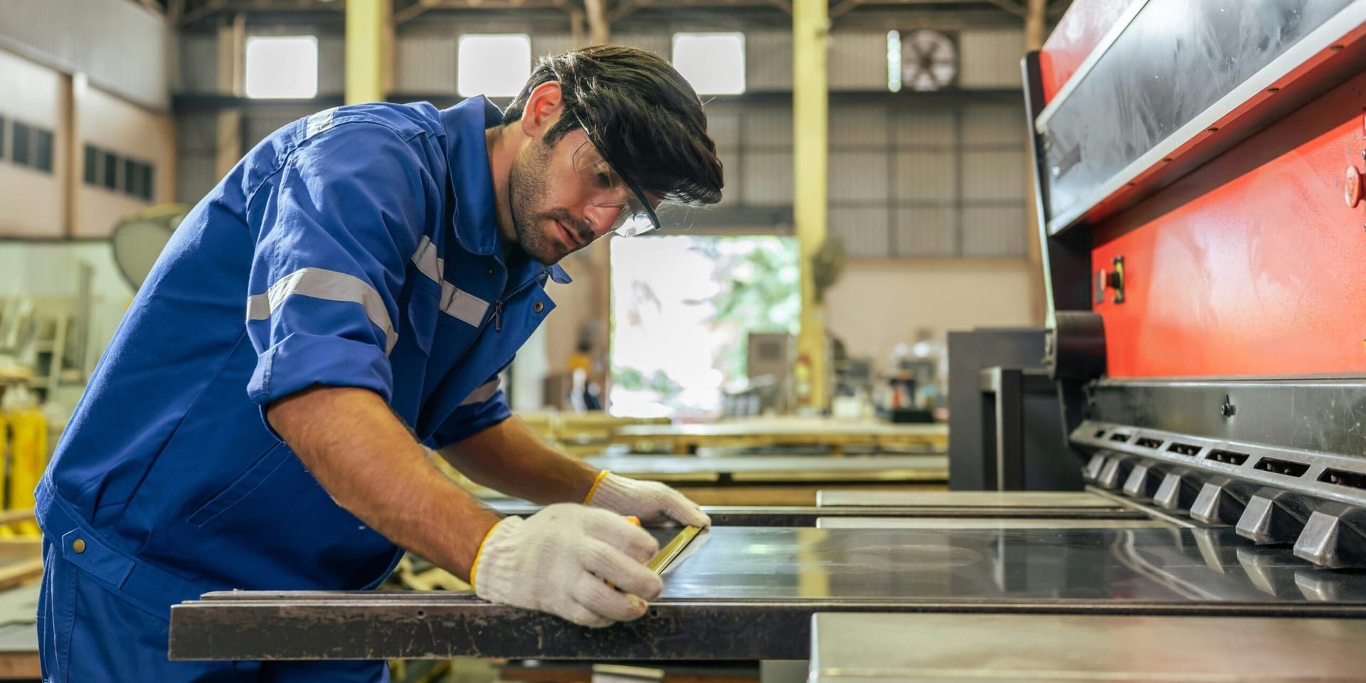 Firms Embracing Service-Led Growth Bolster Leadership Focus Amid Mixed Manufacturing Signals