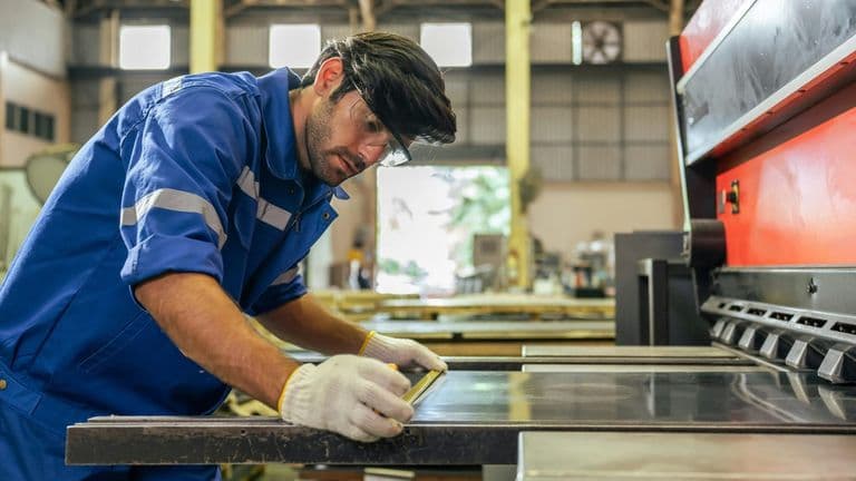 Firms Embracing Service-Led Growth Bolster Leadership Focus Amid Mixed Manufacturing Signals