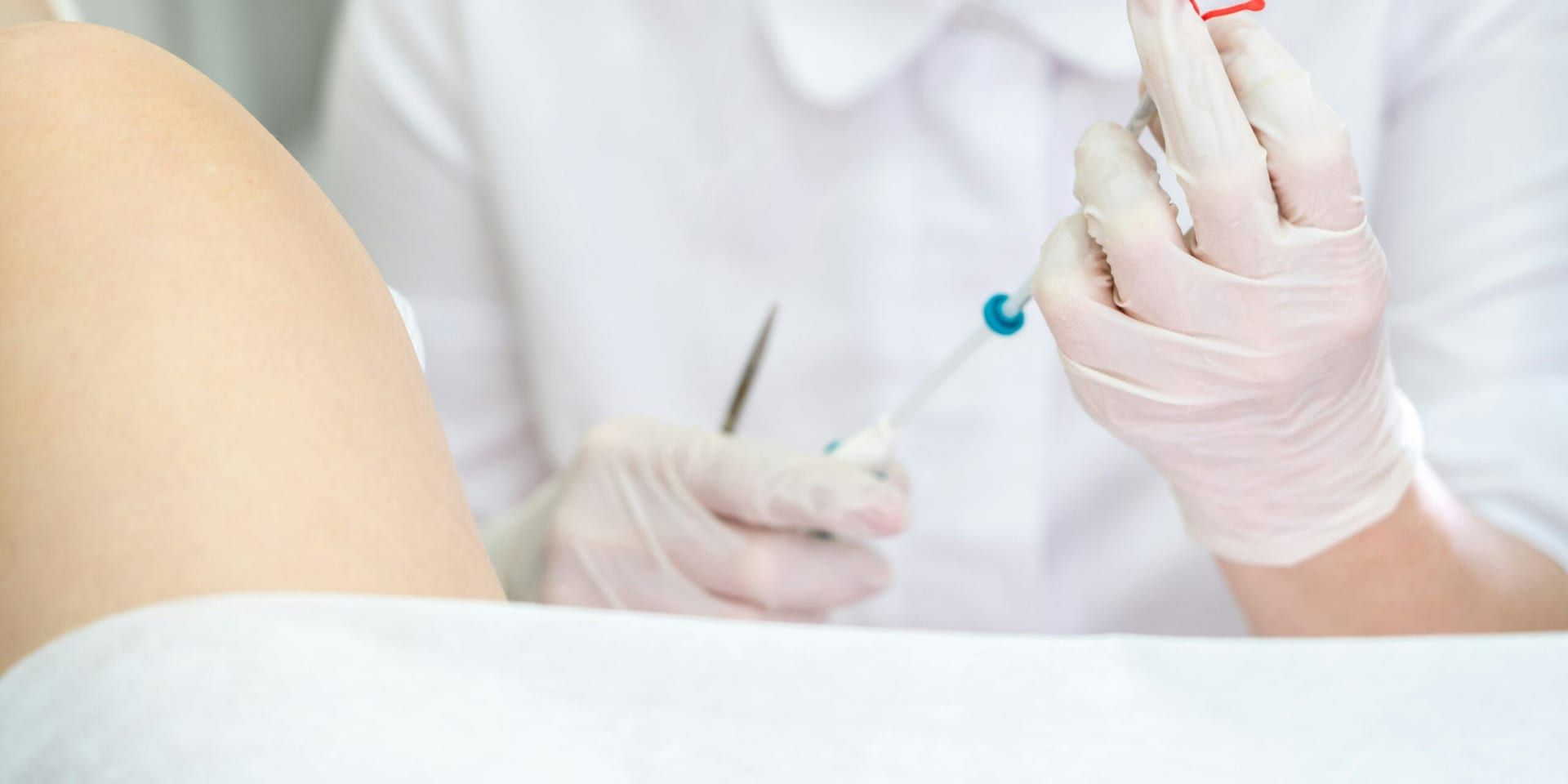 CDC Leadership Crisis: Senior Officials Resign Amidst Vaccine Policy Dispute