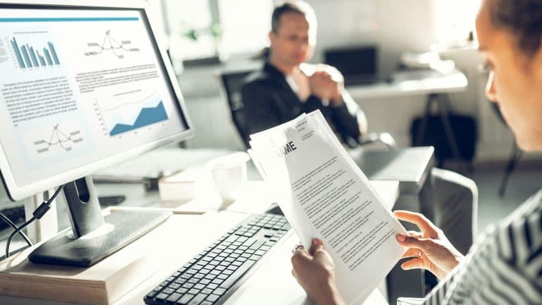 Weak ADP Jobs Data Shakes Confidence, Pushes Rate-Cut Odds Higher