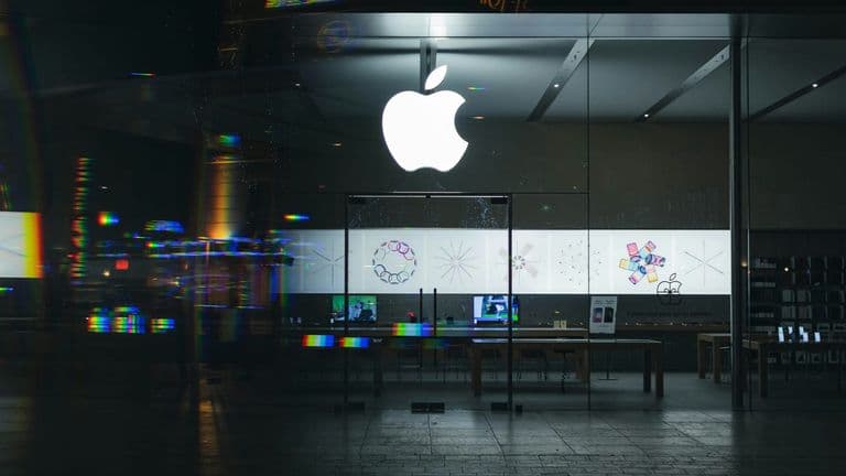 Apple’s $100 Billion U.S. Manufacturing Commitment: A Strategic Response to Tariffs