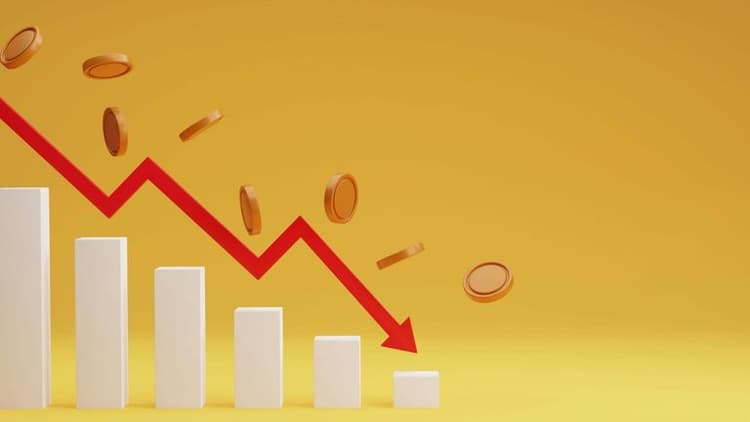 US Economy Slows in 2025 Amid Trade Tensions and Consumer Concerns