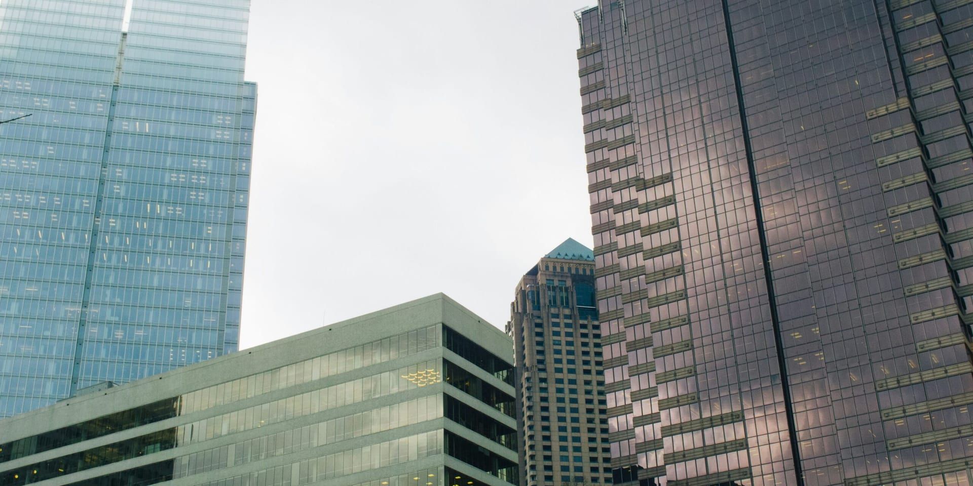 U.S. Banks Cautiously Explore Cryptocurrency Ventures