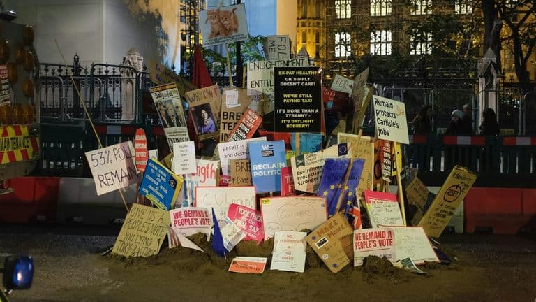 Artists Organize Nationwide Protests Against Authoritarianism