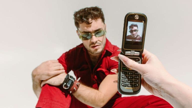 Motorola Expands Foldable Phone Line With New “Razr Fold” at CES 2026