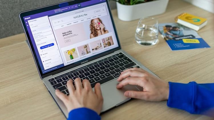Shoper Sllo94wes2m Unsplash