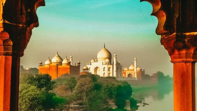 Global Business: India Positioned to Lead Global Growth in 2025